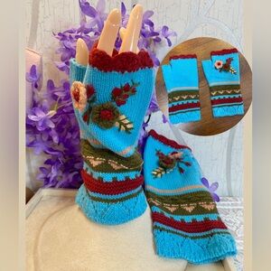 🎀 Vibrant Sky Blue & Maroon Floral Embroidered Crochet Knit Fingerless Gloves 🎀